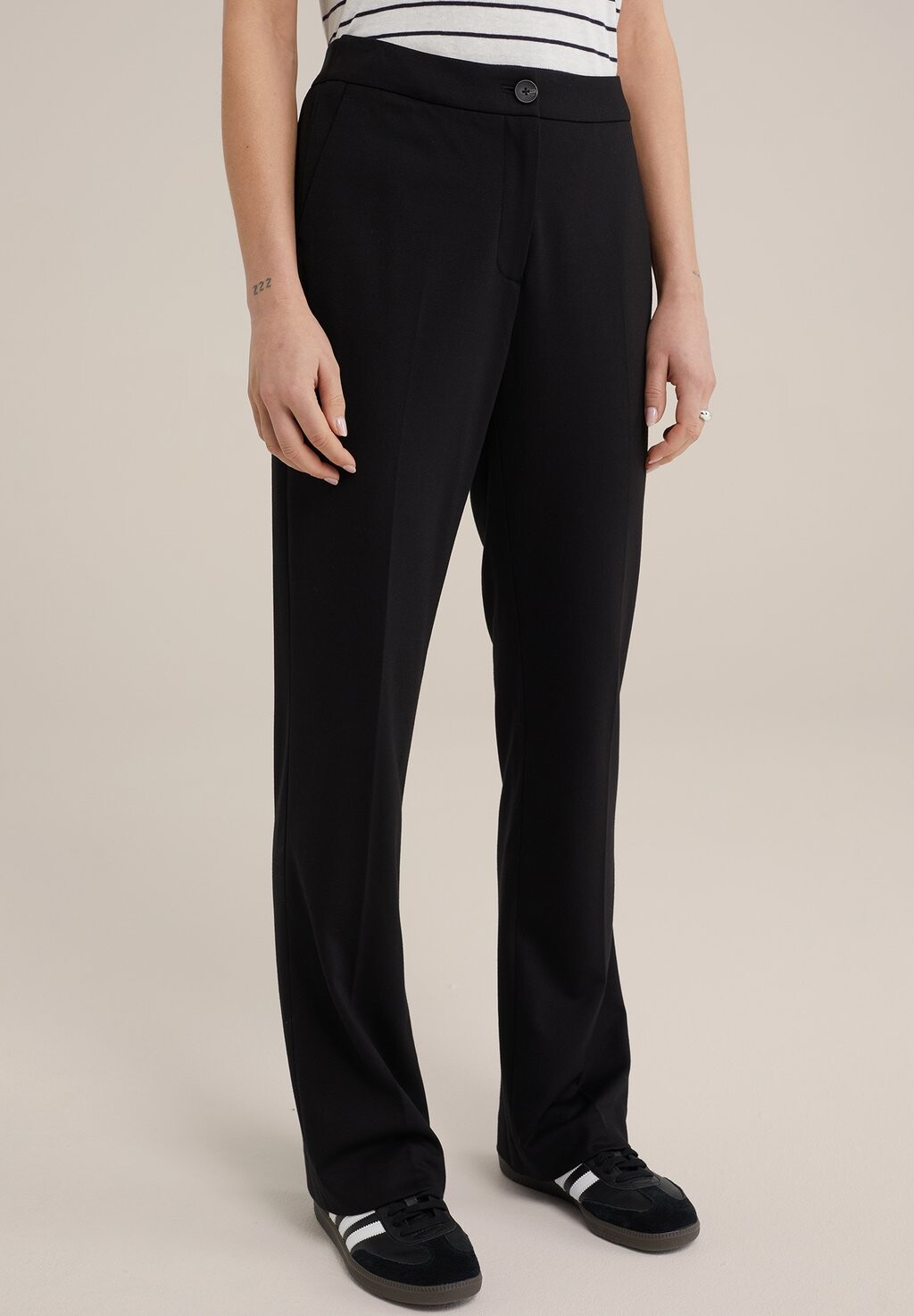 

Брюки WE Fashion, цвет black
