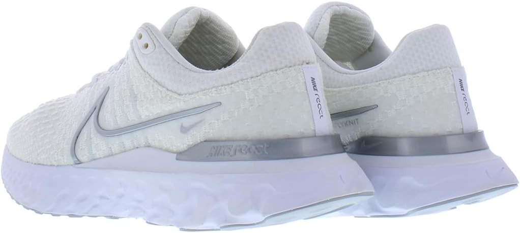 

Кроссовки женские Nike ZoomX Invincible Run Flyknit, White/Metallic Silver/Pure Platinum
