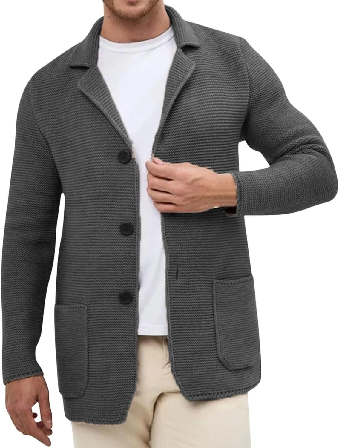 

Мужской кардиган с воротником V-образной формы, кабельной вязкой и пуговицами