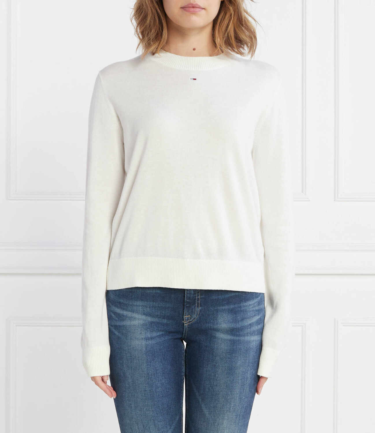 

Свитер Tommy Jeans TJW ESSENTIAL Regular Fit, белый