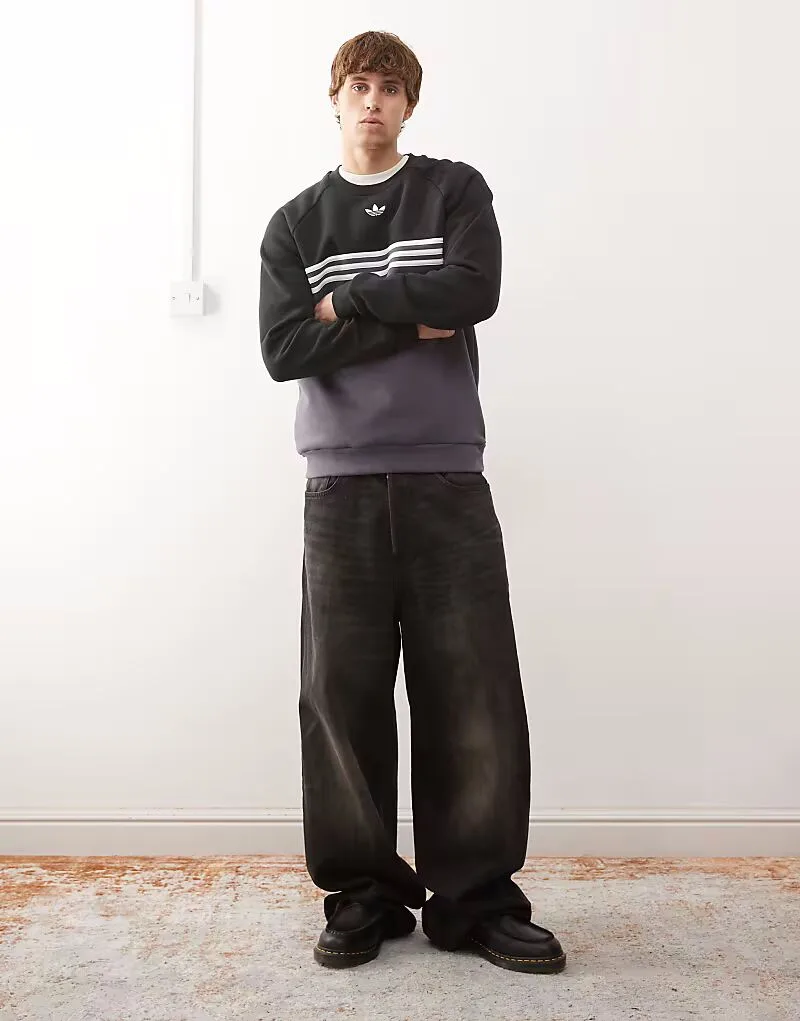 Свитшот Adidas Originals с круглым вырезом и полосками на груди, серый и черный — фото 2