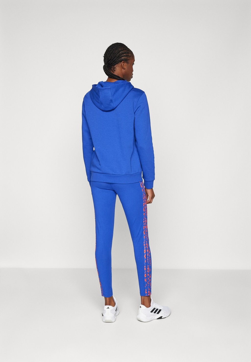 

Леггинсы ESSENTIALS STRIPES LEGGINGS adidas Sportswear, синий