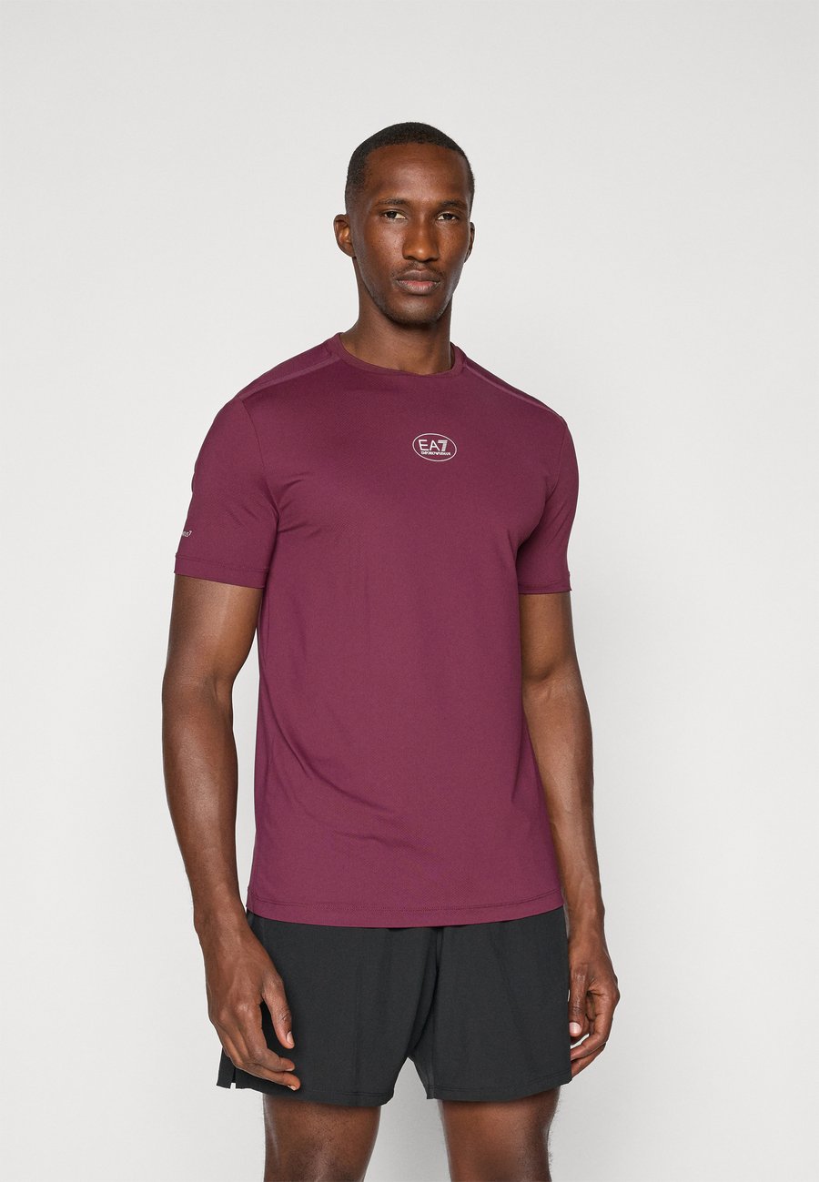 

Футболка EA7 Emporio Armani TENNIS PRO TEE, Bordeaux