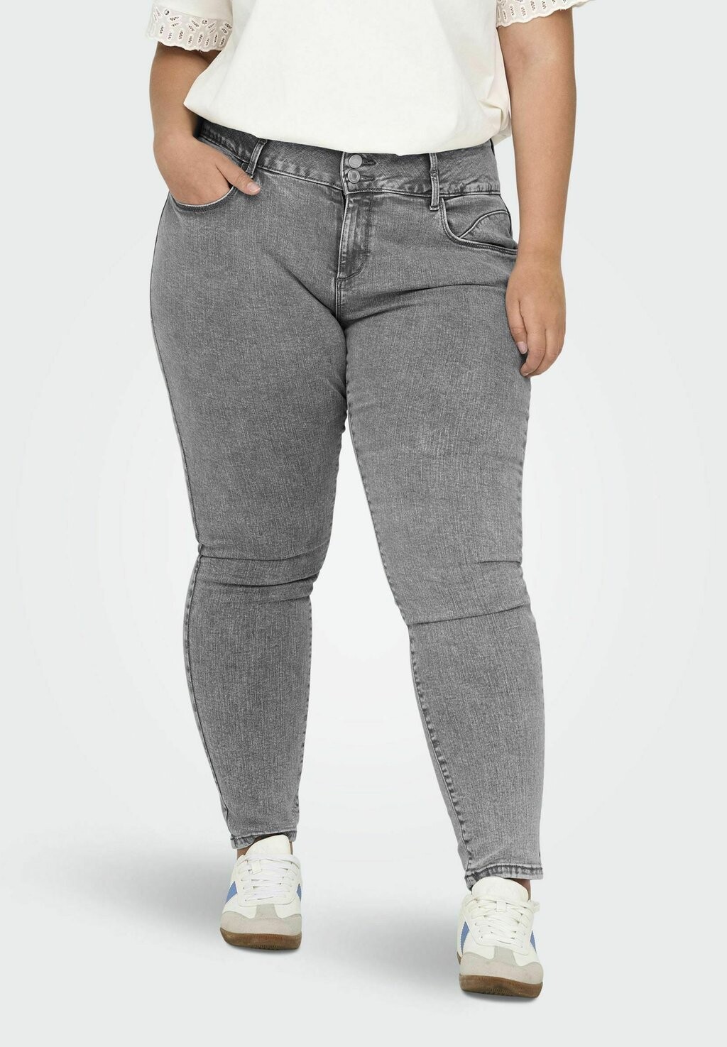 

Джинсы облегающие CARANNA MITTLERE TAILLE ONLY Carmakoma, серый деним