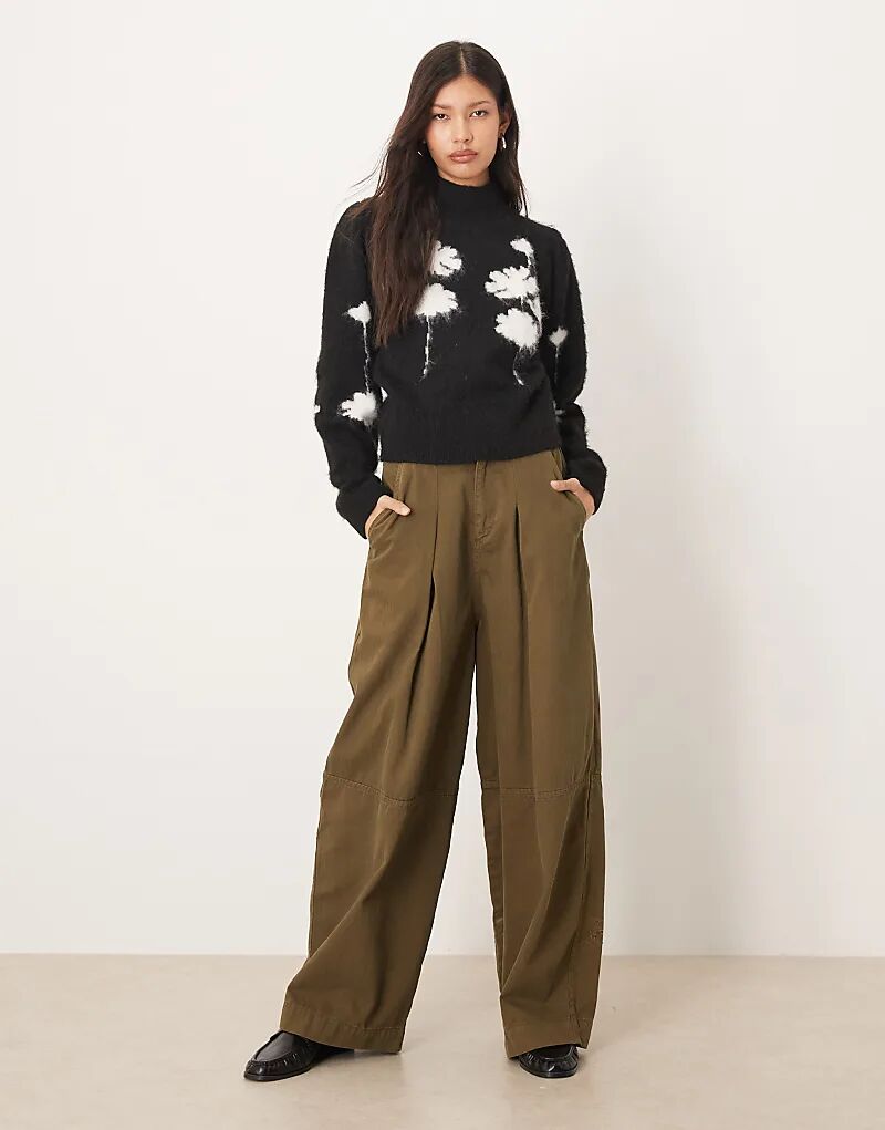 

Джемпер ASOS DESIGN с цветочным принтом и высоким воротом, монохромный