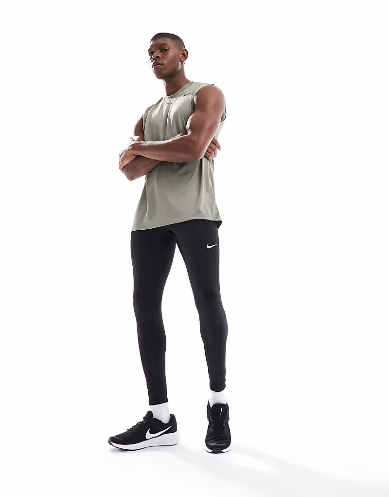 

Тайтсы Nike Running Challenger Dri-FIT черного цвета