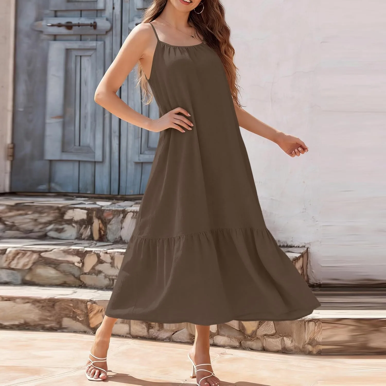 Летние платья на тонких бретельках для выхода в свет 2026 Модные образы Макси-платье с рюшами Повседневное платье Струящееся платье в стиле бохо Пляжное платье для отдыха Летние платья Generic, светло-коричневый — фото 2