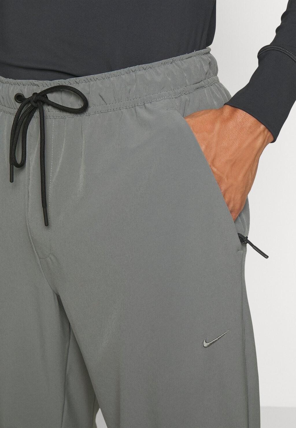 Спортивные брюки UNLIMITED TPR Nike, дымчато-серый/черный/серебристый со светоотражающим эффектом — фото 4