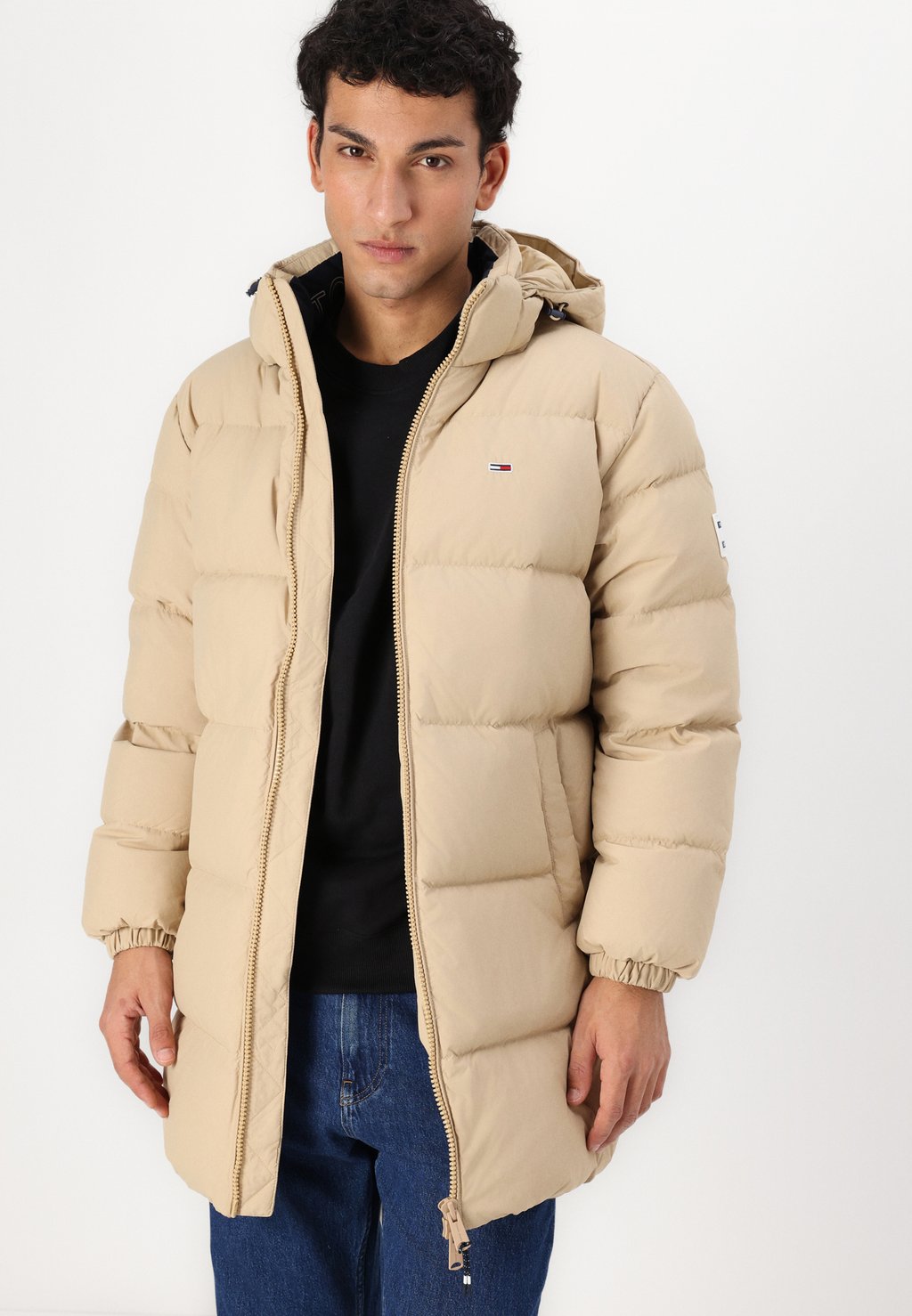

Пуховое пальто ESSENTIAL Tommy Jeans, песочный