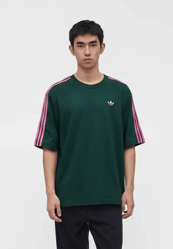 Футболка оверсайз Adidas Originals, цвет колледж грин