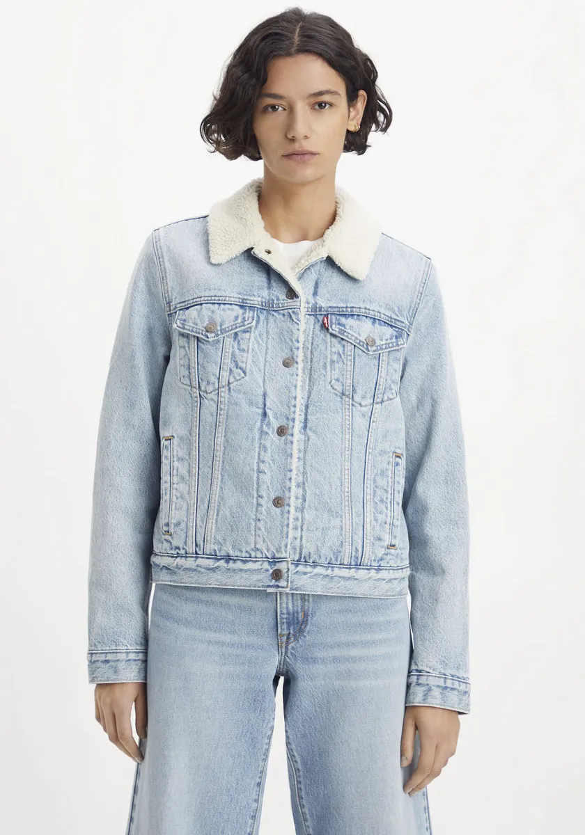 

Джинсовая куртка Levi's "SHERPA TRUCKER", цвет The Other Way