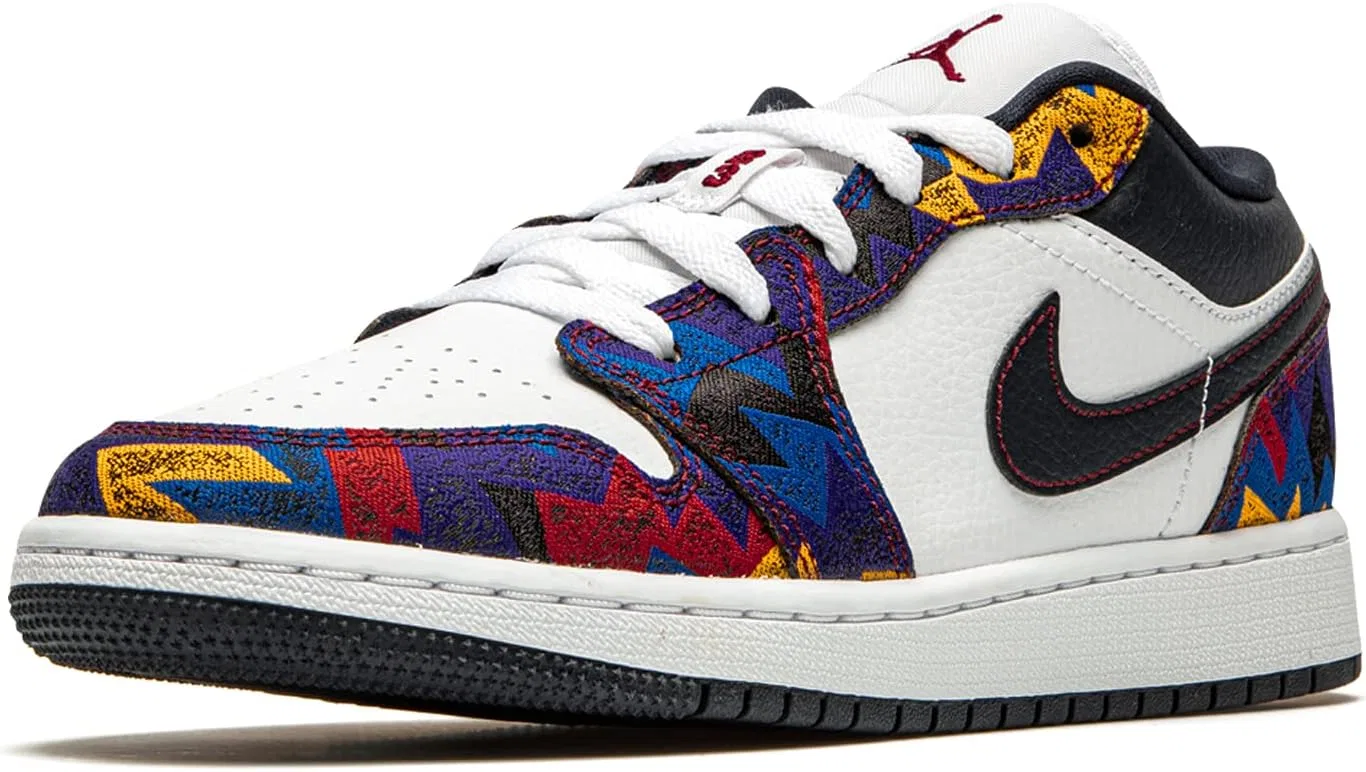 Кроссовки Nike Air Jordan 1 Low, белый/темный обсидиан-команда красный — фото 4
