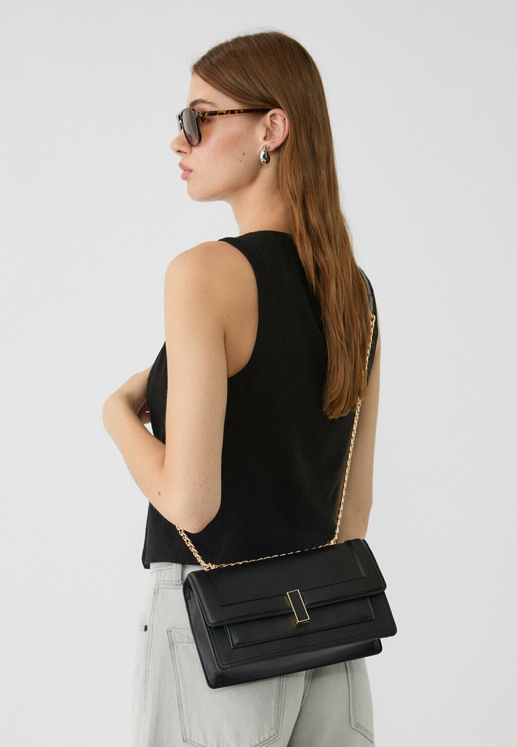 

Сумка через плечо WITH BUCKLE DETAIL Stradivarius, черный