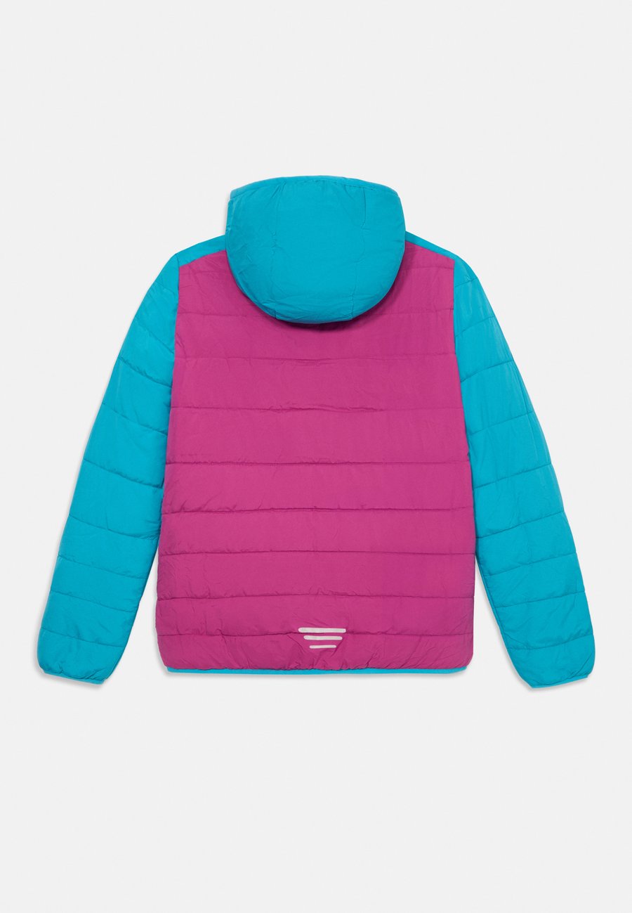 Зимняя куртка TROLLKIDS KIDS SANDVIKA TURNOVER JACKET UNISEX, Bright Berry/Dark Turquoise/Madeira Blue/Berry — фото 2