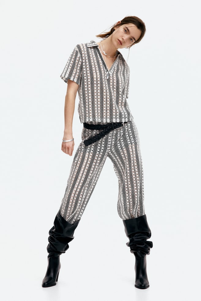 

Брюки с дырочками H&M, мультиколор