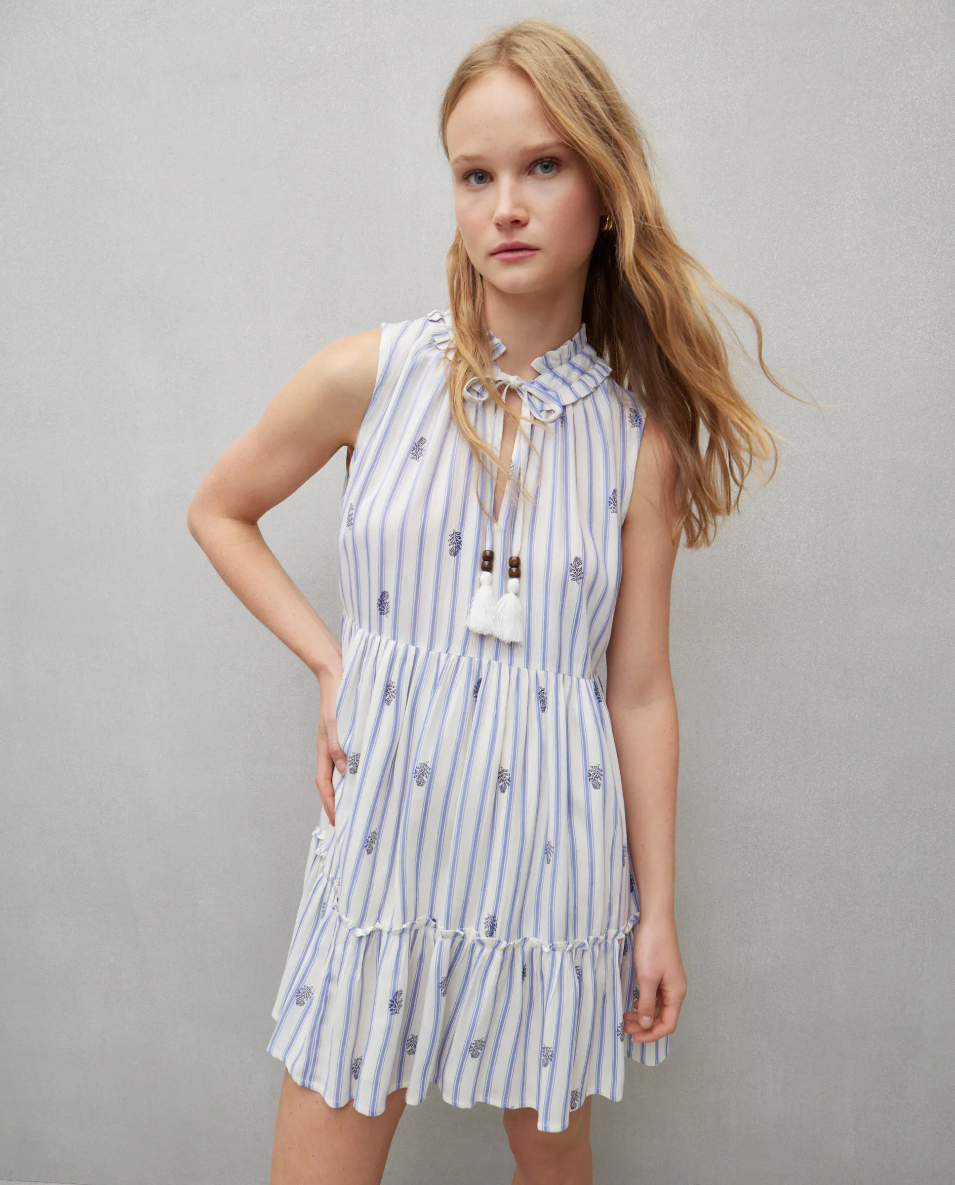 

Короткое платье с запахом на шее Bambula Easy Wear, цвет Crudo