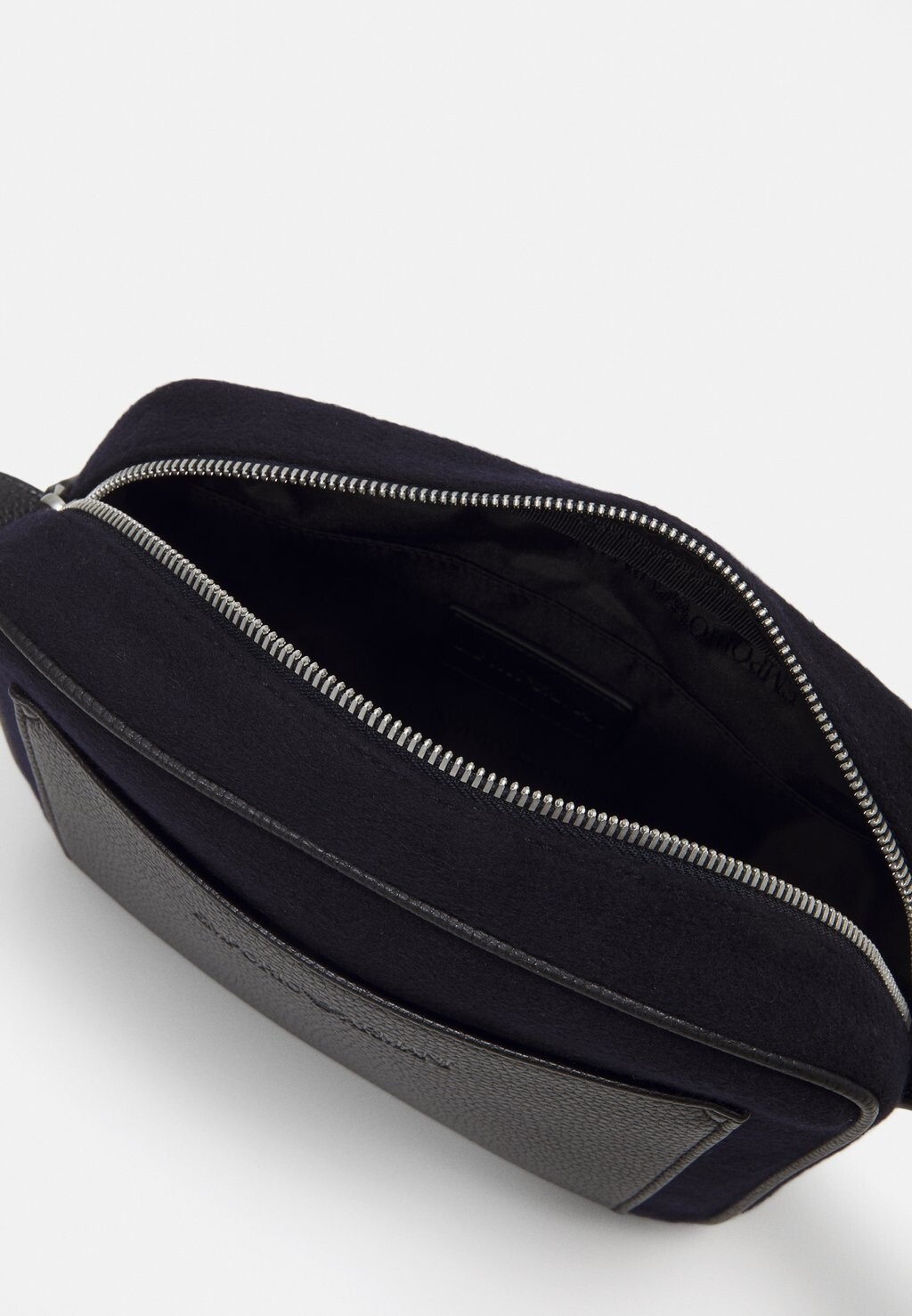 

Сумка через плечо BORSA A TRACOLLA Emporio Armani, черный