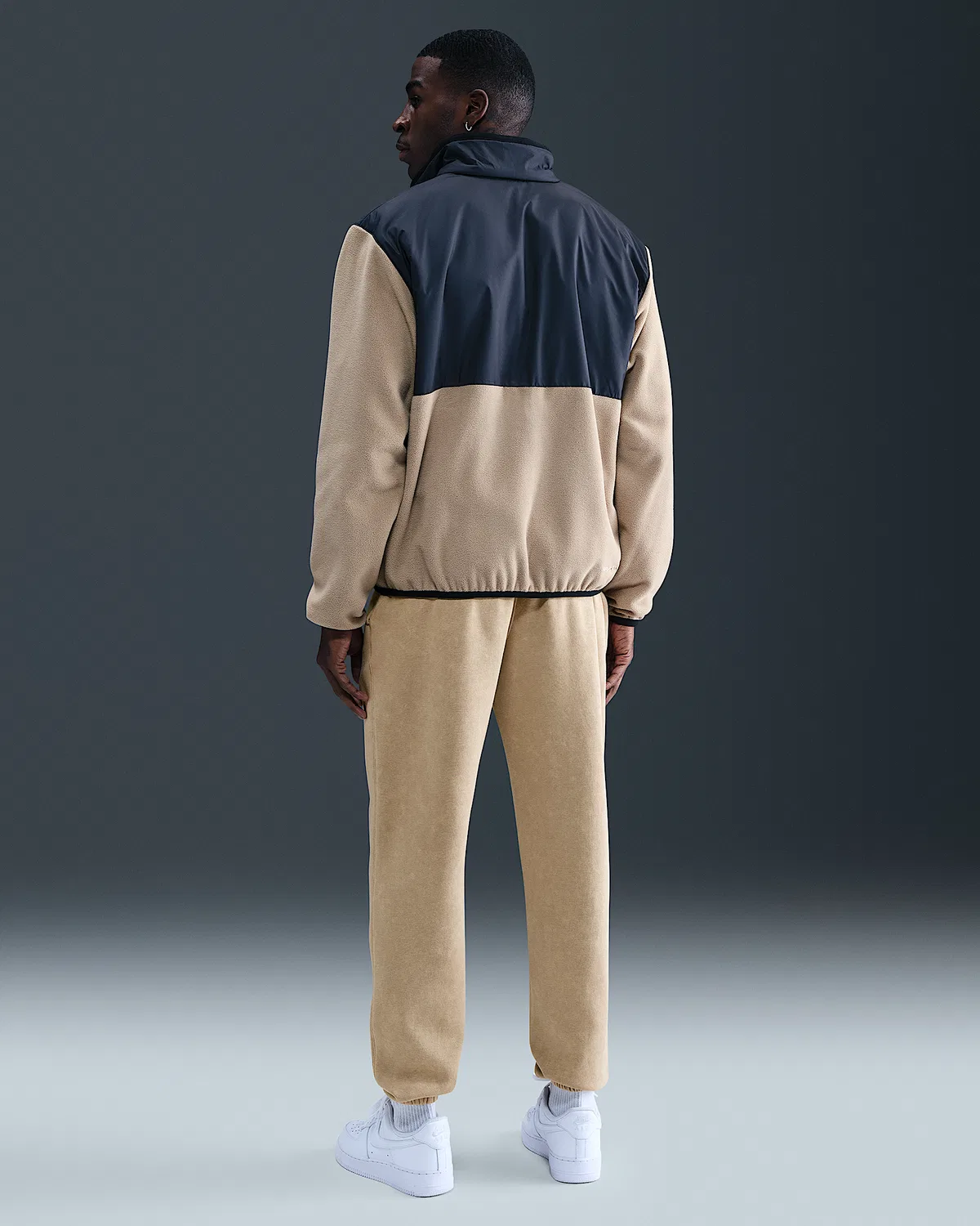 Мужские флисовые штаны Nike Sportswear Club с манжетами, Parachute Beige/Parachute Beige — фото 4