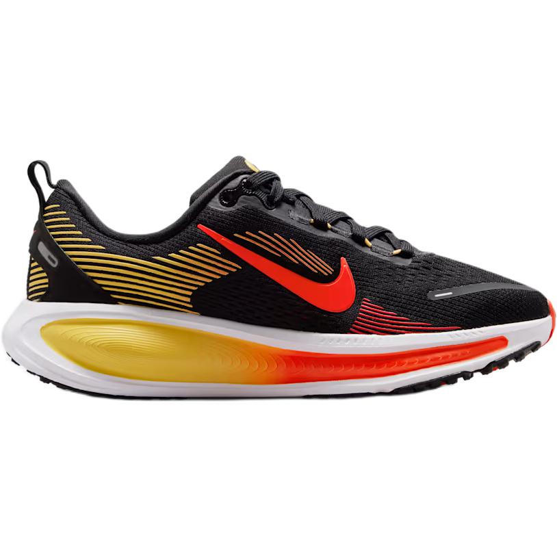 Nike Детские низкие беговые кроссовки Vomero 18 из ткани: удобные, легкие, с хорошей упругостью и воздухопроницаемостью Цвет: черный, красный, оранжевый — фото 3
