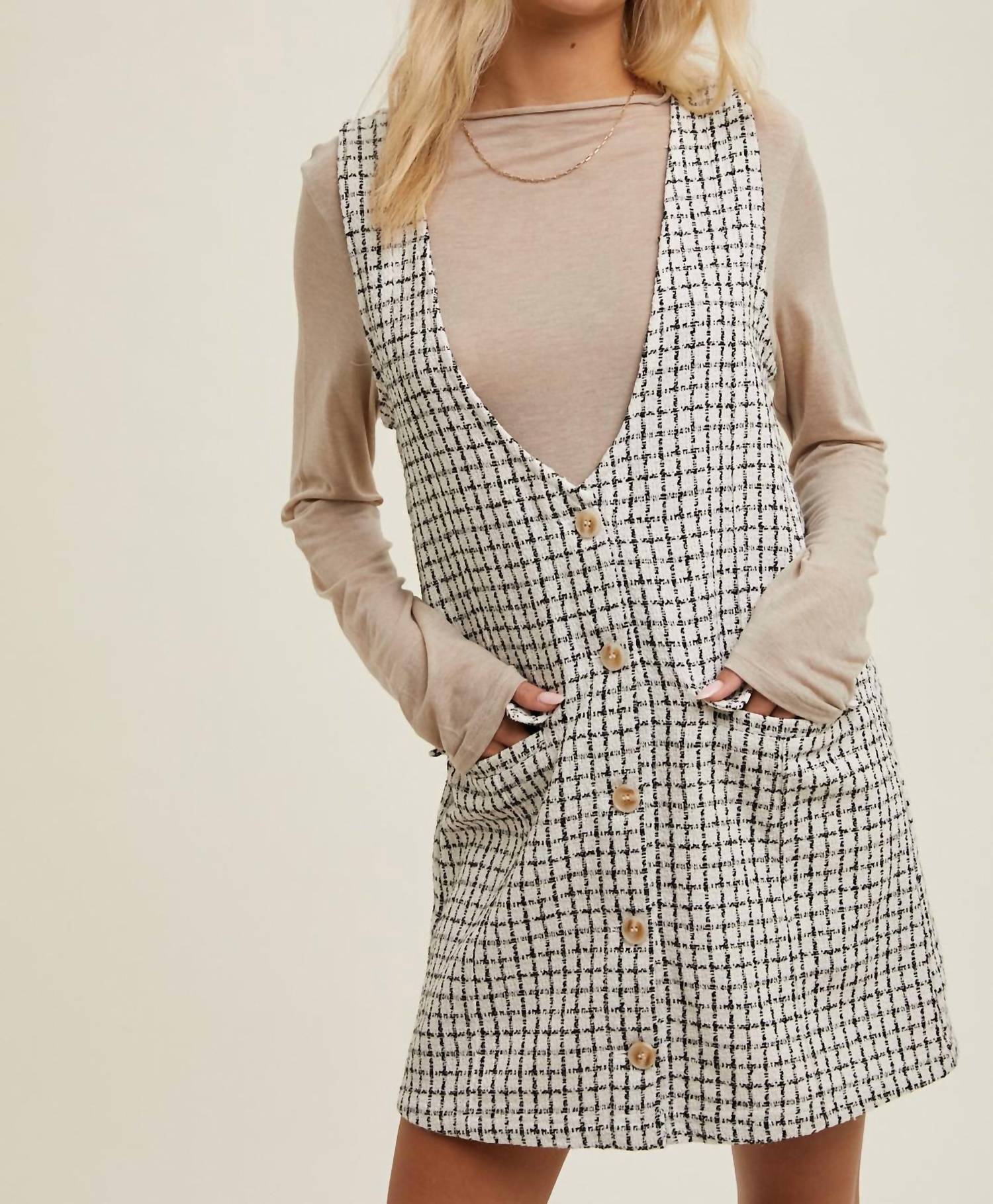 

Короткое платье из твида на пуговицах в цвете Off White/black WISHLIST