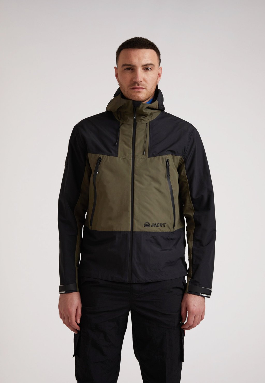 

Ветровка KRYPTON HOODED TECHNICAL WATERPROOF JACK1T, черный