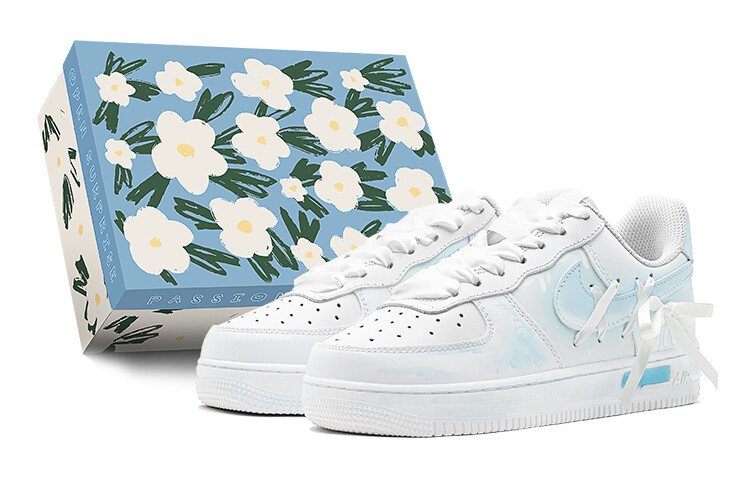 

Женские кроссовки для скейтбординга Nike Air Force 1, Light Blue