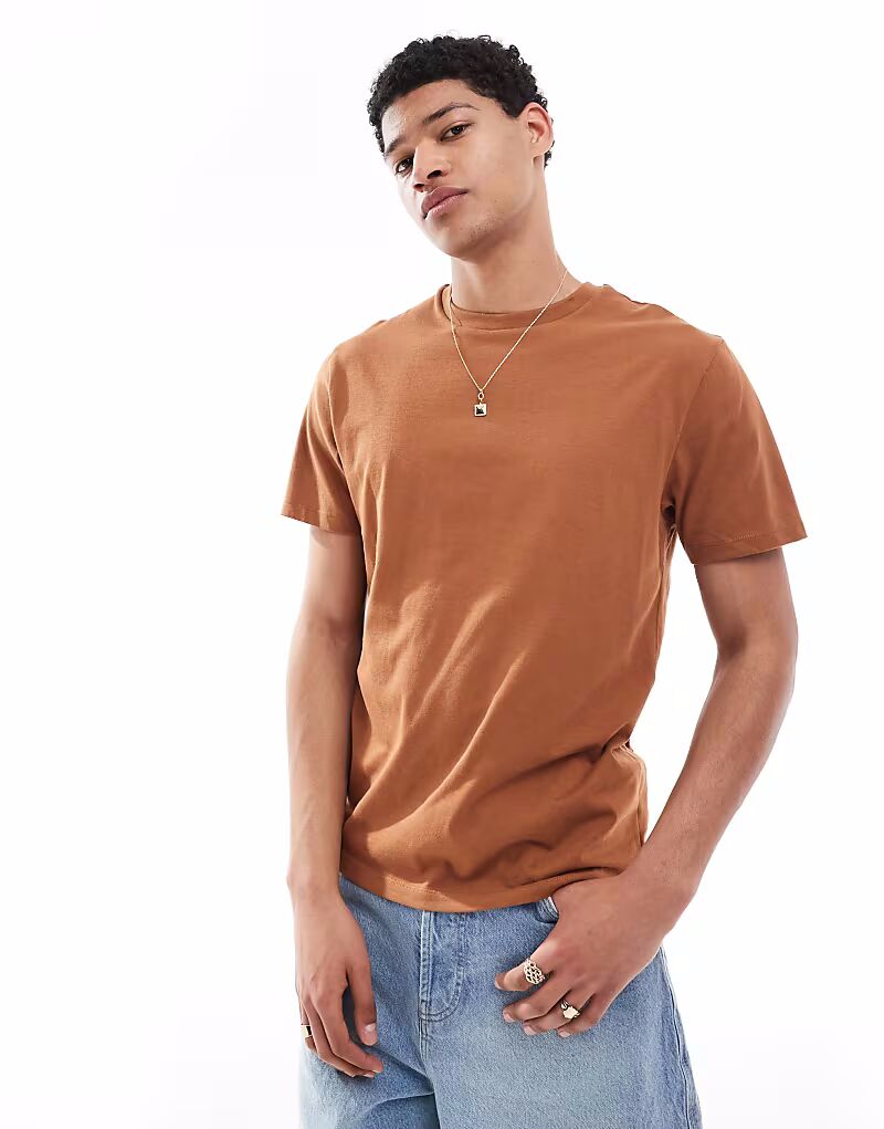 

Футболка ASOS DESIGN Essential с круглым вырезом цвета ржавчины