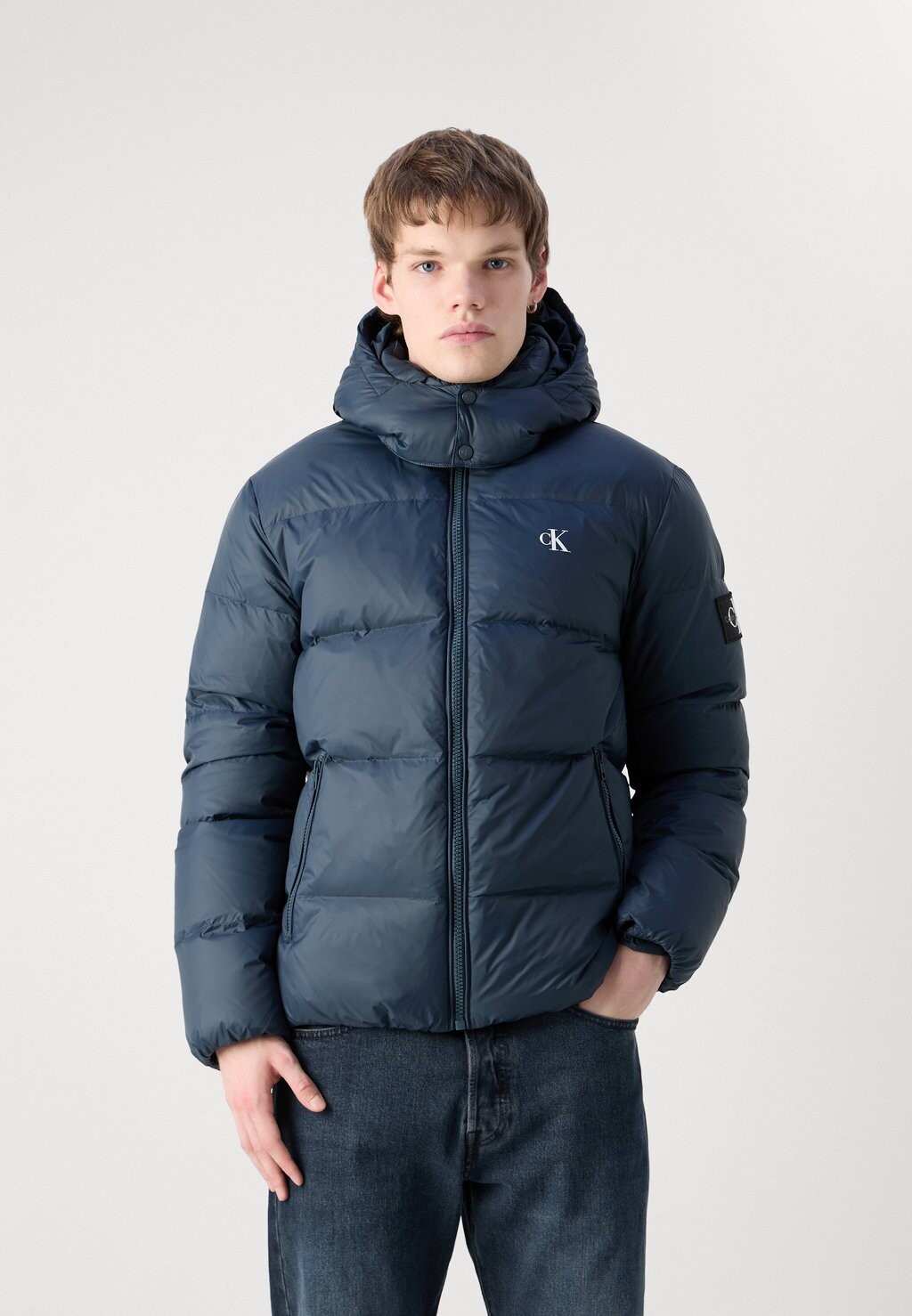 

Пуховик ESSENTIALS JACKET Calvin Klein Jeans, черный
