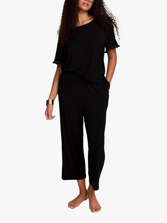 

Бамбуковый пижамный комплект с рюшами Pretty You London, Black