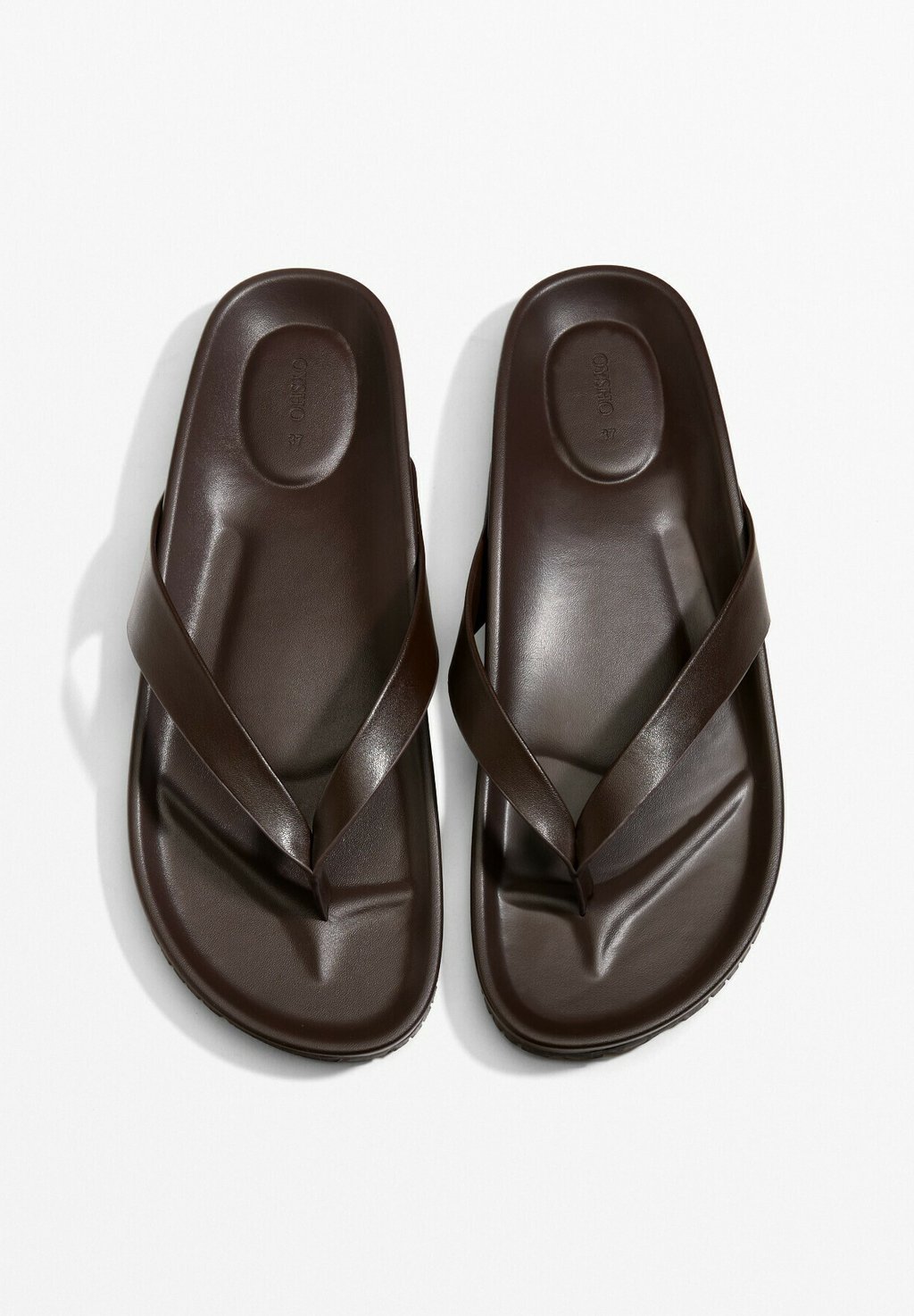 Сандалии с Т-образной застежкой FLAT - Pool shoes OYSHO, коричневый — фото 3