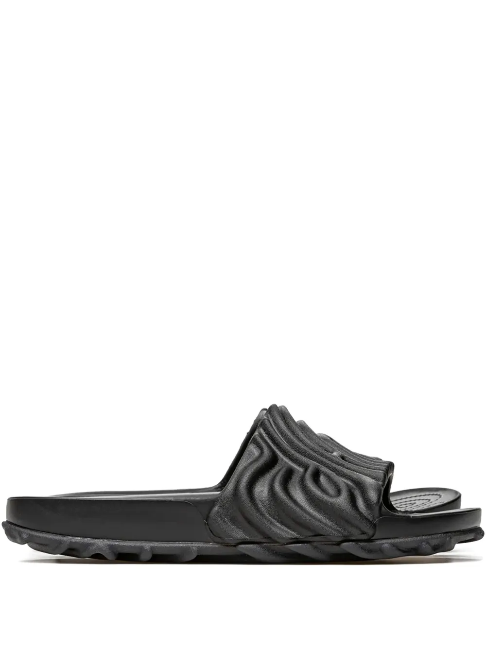 

Фактурные шлепанцы The Pollex из коллаборации с Salehe Bembury Crocs, черный