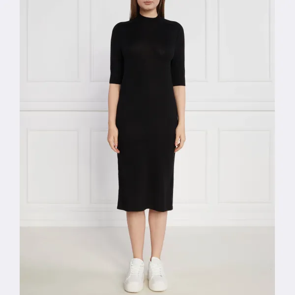 

Платье из очень тонкой шерсти с рукавом 1/2. Calvin Klein, черный