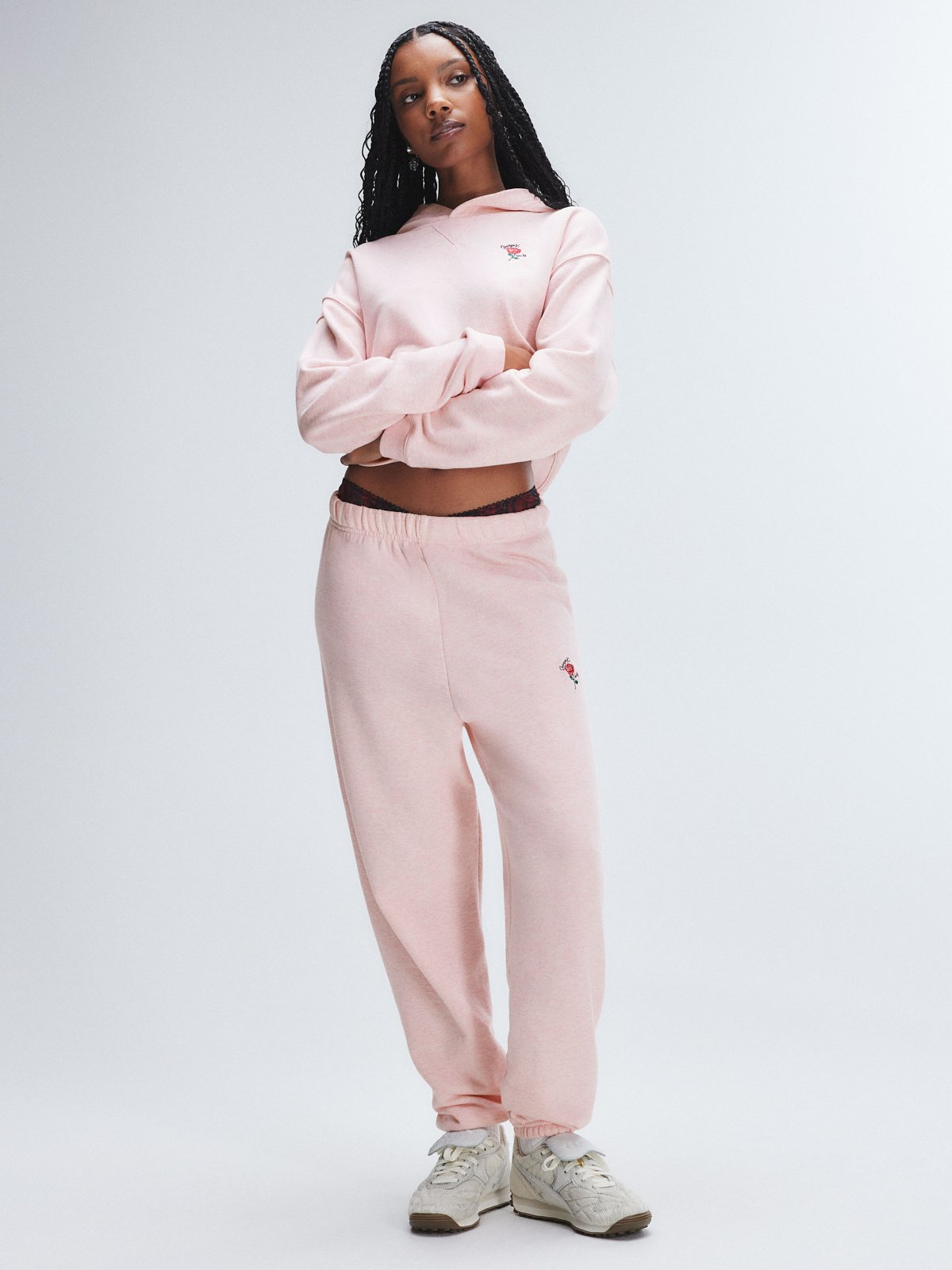 

Спортивные штаны Savage X Fenty Weekender Terry, цвет Porcelain Pink Heather Rose Embroidery