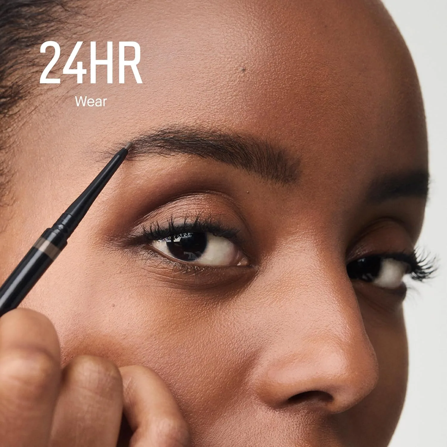 Карандаш для бровей Bobbi Brown Precise | Ультратонкий карандаш для бровей, создающий естественный вид бровей, 05 Neutral Brown (Neutral medium-dark brown) — фото 4