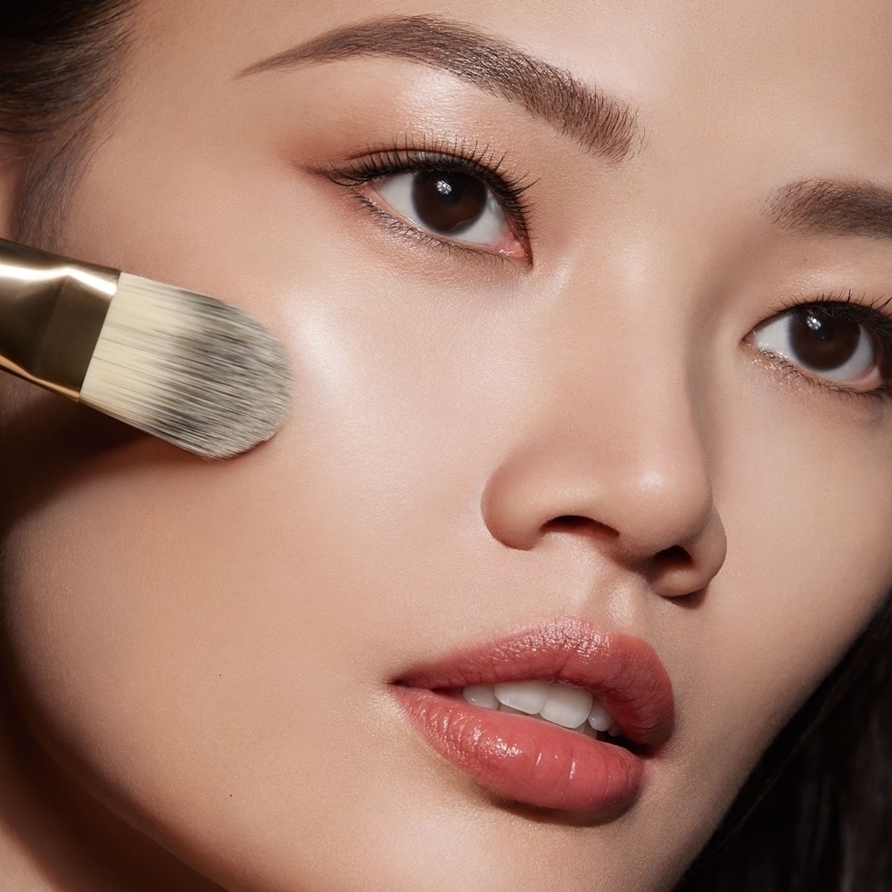 Futurist aqua brilliance осветляющая основа под макияж с увлажняющим эффектом Estée Lauder, 40 мл — фото 4