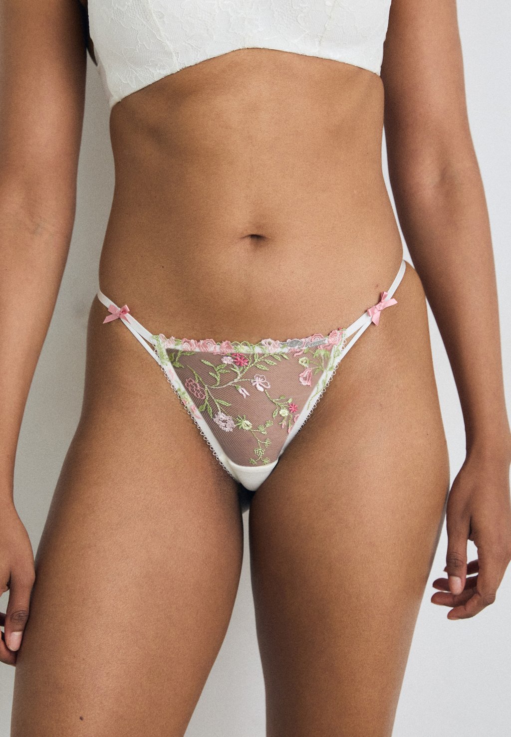 

Стринги ROSIE THONG Lindex, белый