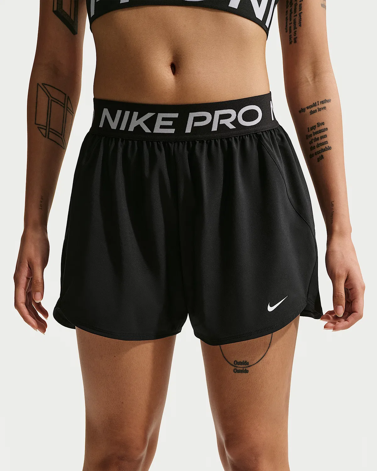 Женские шорты Nike Pro Dri-FIT из ткани с подкладкой-трусиками, средняя посадка, 3", Black/White — фото 2