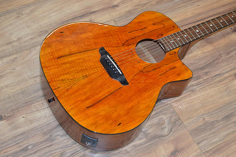 

Акустическая гитара Luna Gypsy Spalt 2022 trans amber spalted maple