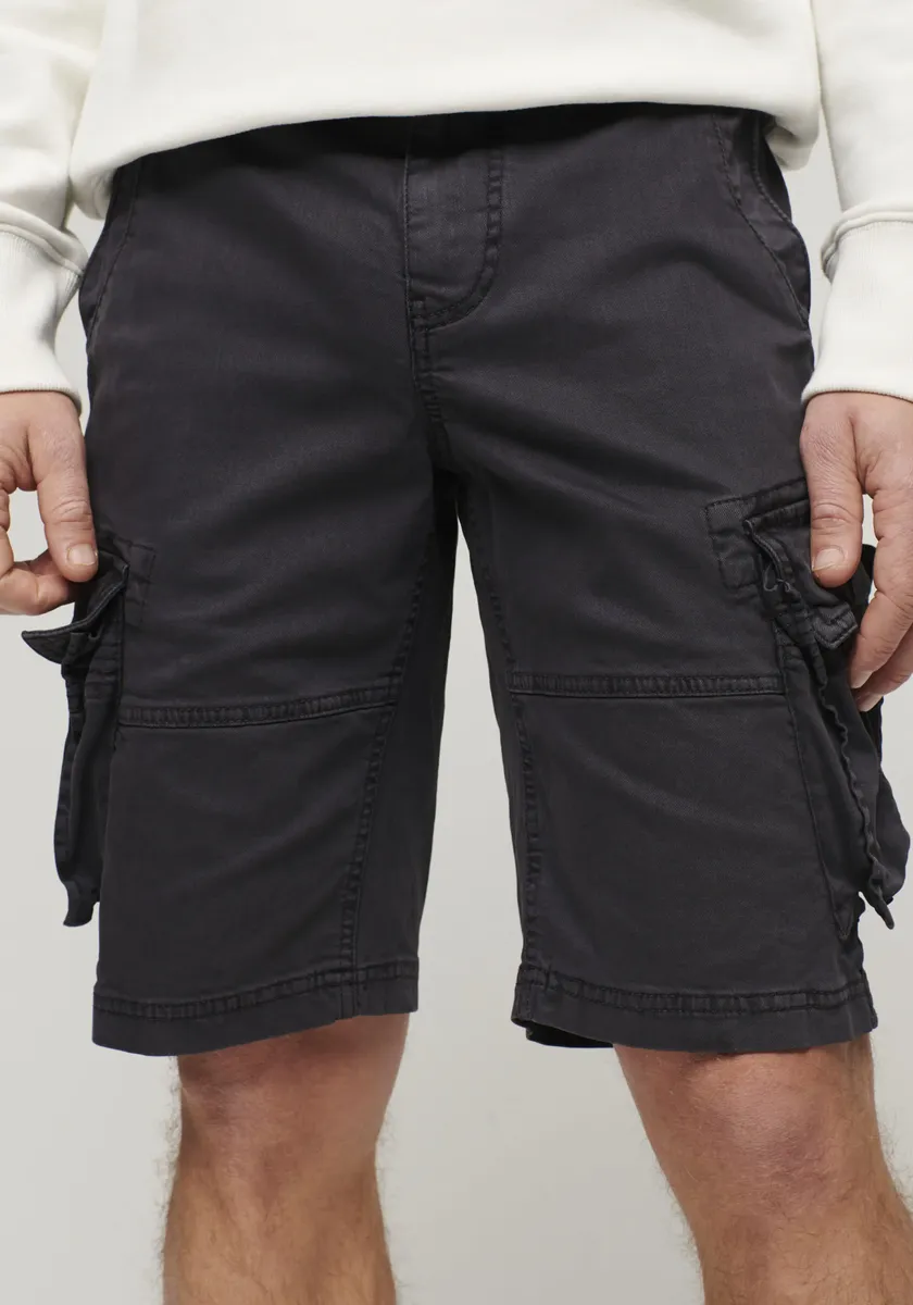 

Бермуды Superdry Cargo "CORE CARGO SHORT", цвет Blackboard