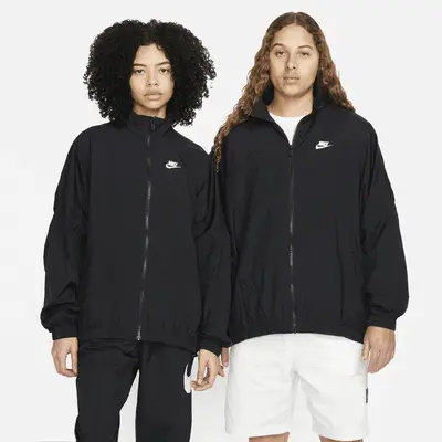 

Куртка Nike Sportswear Essential Windrunner, черный/белый
