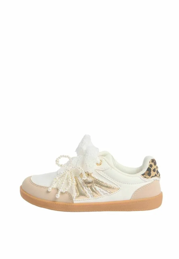 Кроссовки стандартной посадки Lipsy, White