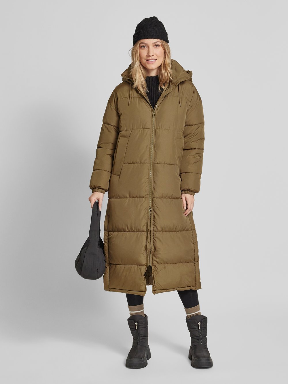 

Стеганое пальто свободного покроя со съемным капюшоном модель «KLEA» Vero Moda, оливковый