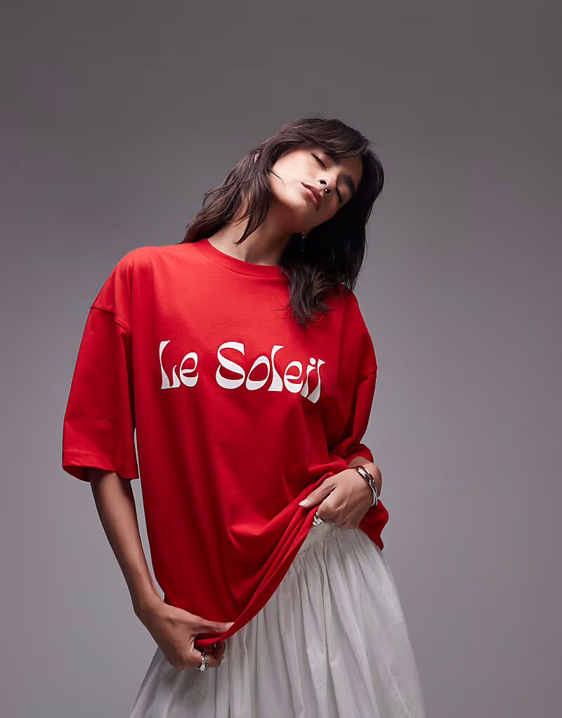 

Футболка Le Soleil с принтом размера «оверсайз» от Topshop темно-красного цвета