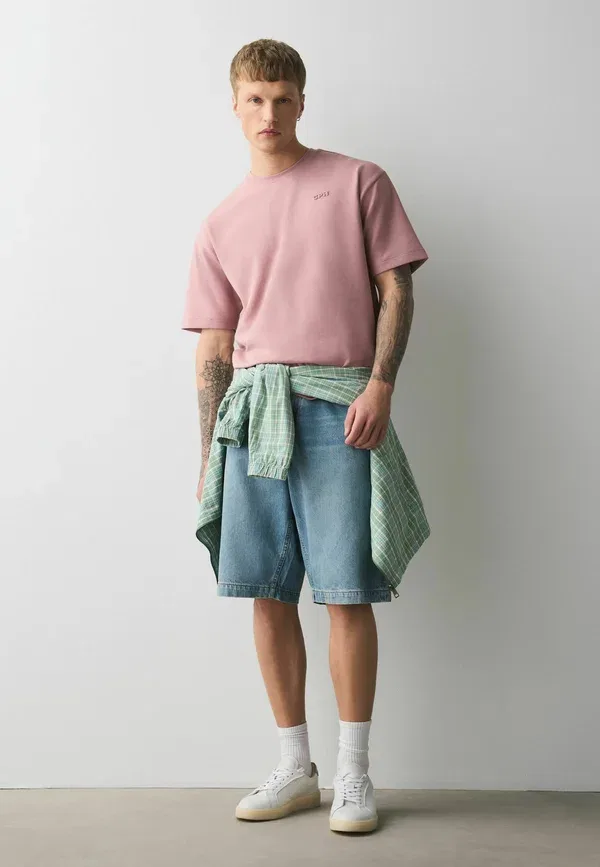 Футболка Next Relaxed fit motionflex soft heavyweight t-shirt, розовый тисненый — фото 2