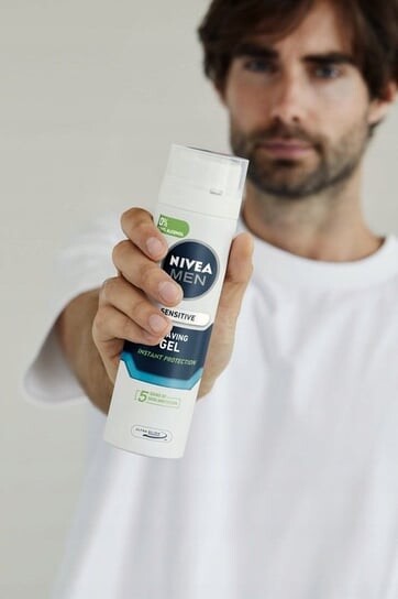 Набор косметики для тела и лица, 2 шт + косметичка Nivea Men Sensitive — фото 3