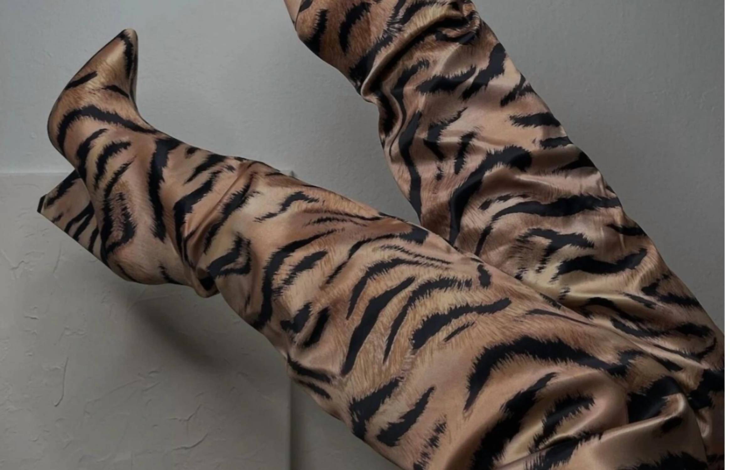 Женские высокие ботинки Tiger в цвете коричневый/черный SOTD FOOTWEAR — фото 3