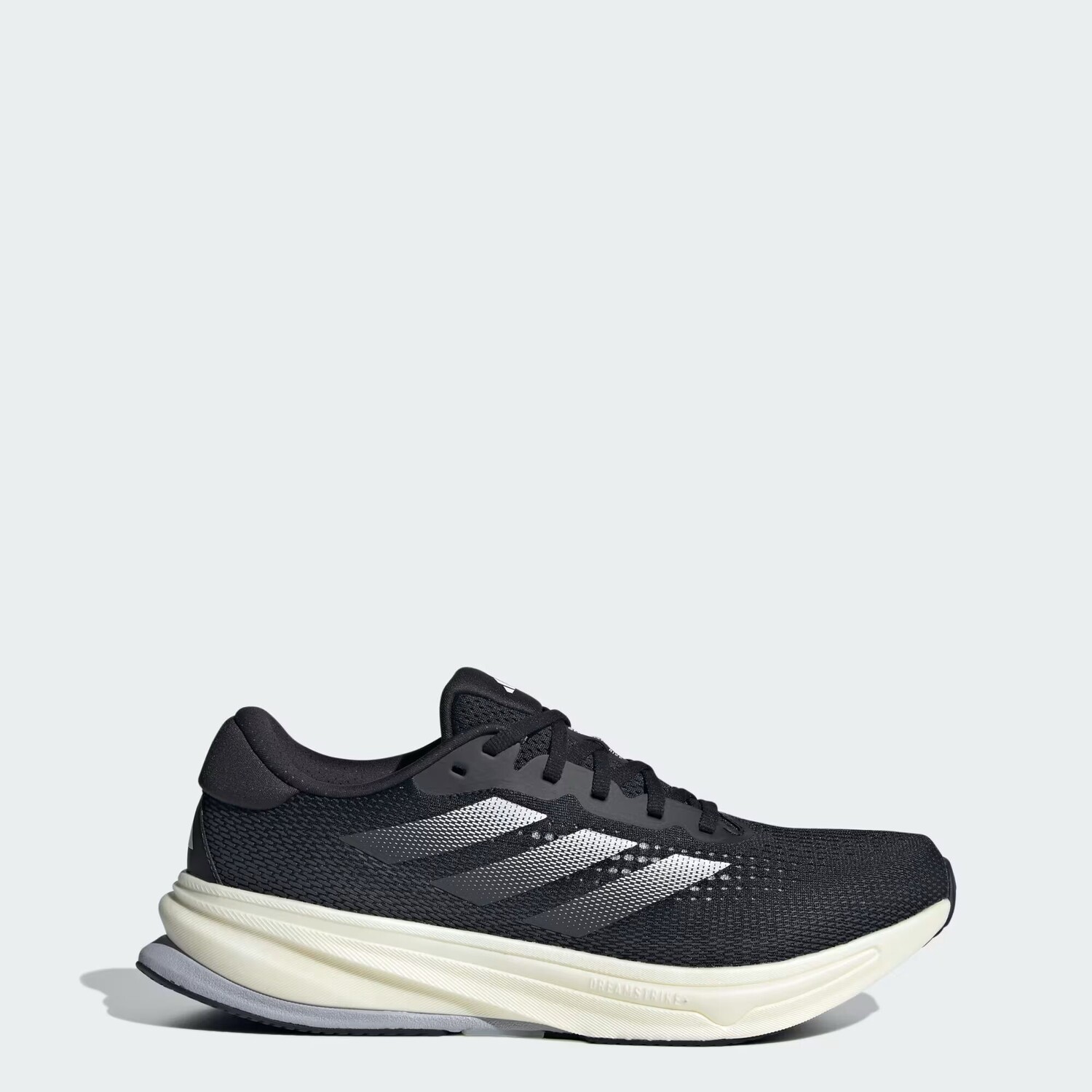 

Широкие туфли Supernova Adidas, цвет Core Black/Core White/Carbon