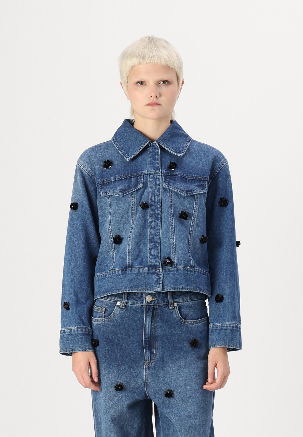 

Джинсовая куртка VMLINEA EMBELLISHMENT JACKET Vero Moda, синий деним