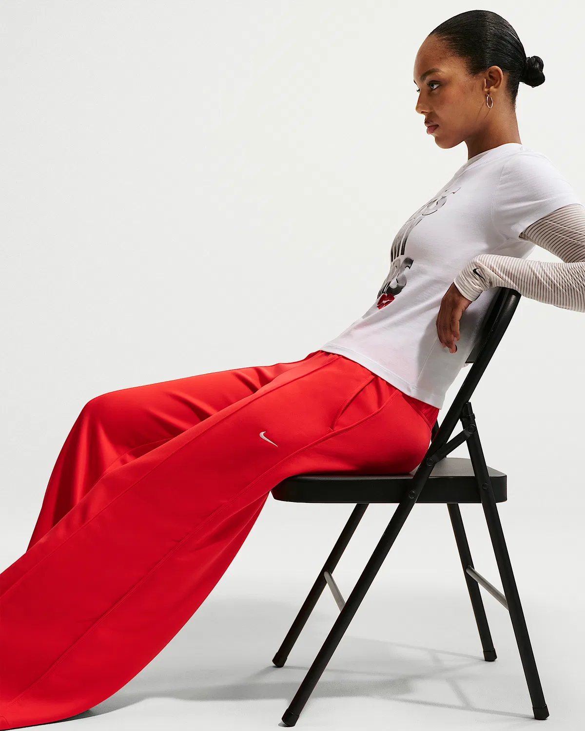 Женские широкие спортивные штаны со средней посадкой Nike Sportswear, Light Crimson/Sail — фото 4