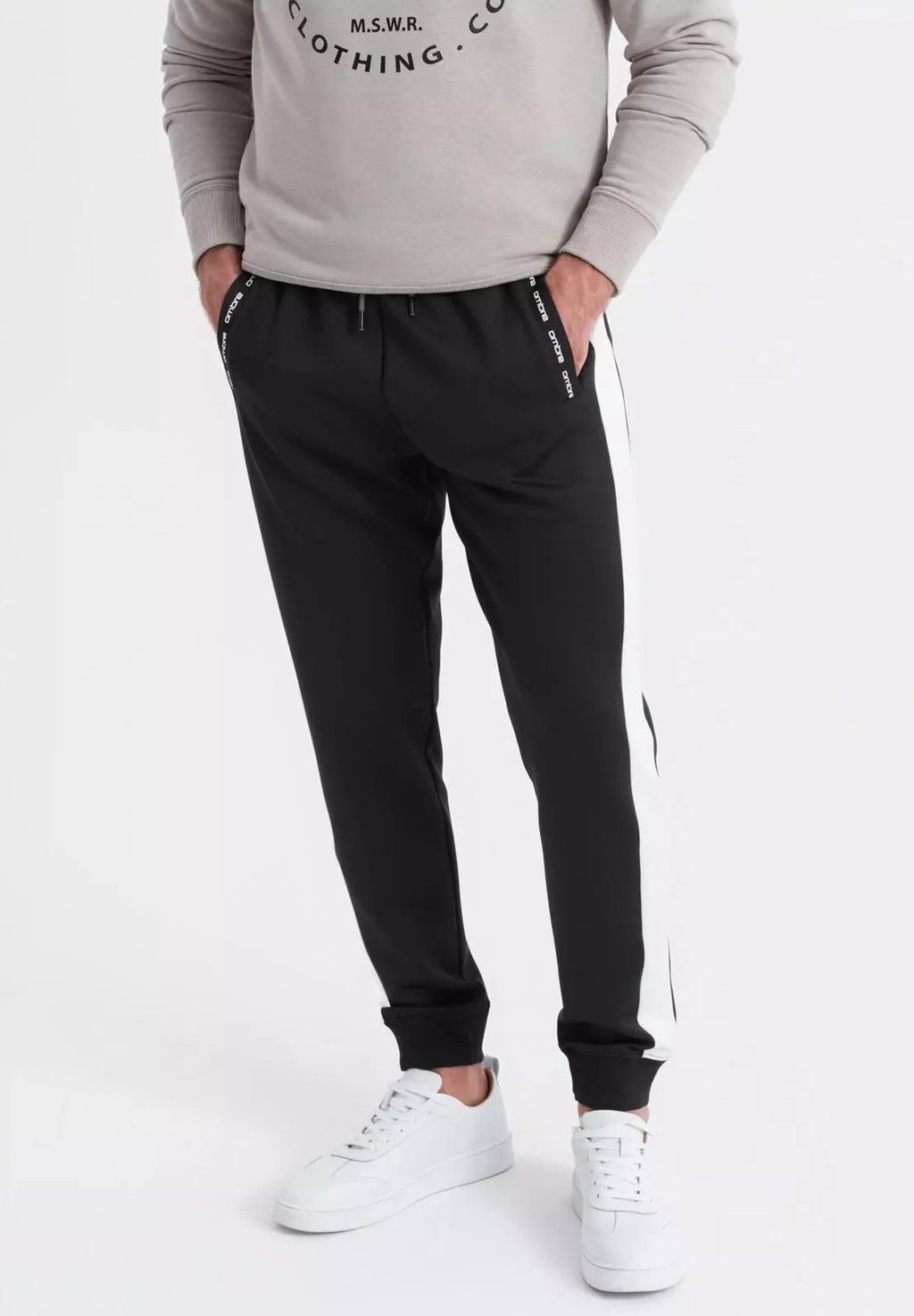 

Спортивные штаны WITH CONTRASTING STRIPES OM-PASK Ombre, черный